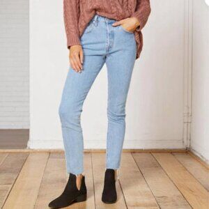 Levi's Women's Size 25x30 501 Skinny Jean Light Wash Raw Hem Button Fly Stretch
